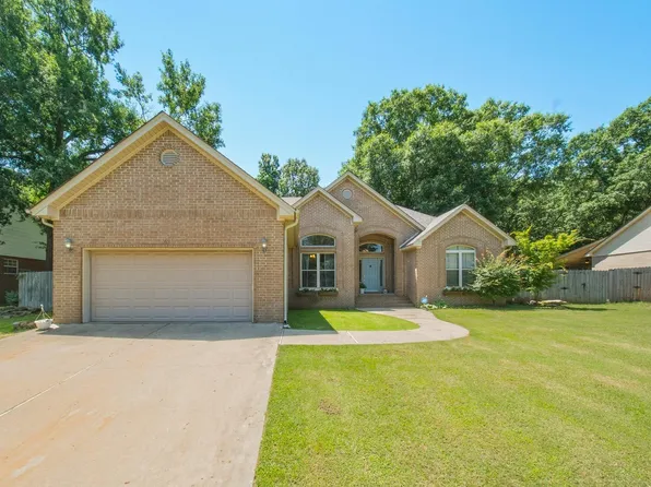 43 Magness Creek Dr, Cabot, AR 72023