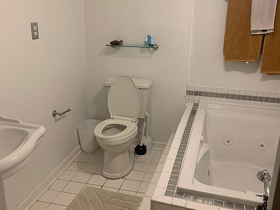 2nd image of 1603 Shady Ln
