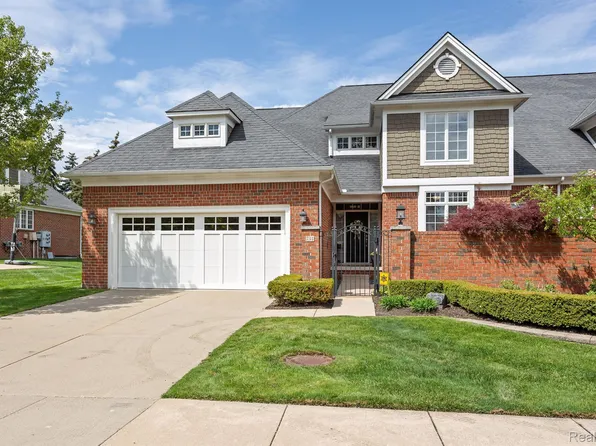 734 Seabiscuit Dr, Troy, MI 48084