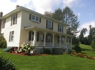 626 Maple St, Glade Spring, VA 24340