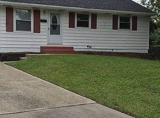 10605 Dunkeld Cir, Saint Louis, MO 63137