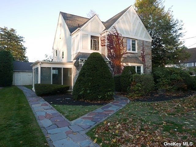 61 Canterbury Road Rockville Centre NY 11570 Zillow