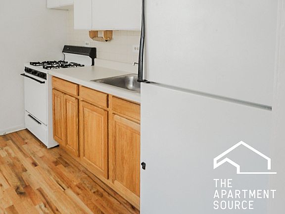 5th image of 2546 W Summerdale Ave #1F
