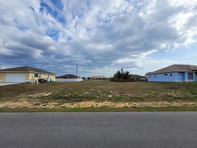 1st image of 1010 NE 9th Ter
