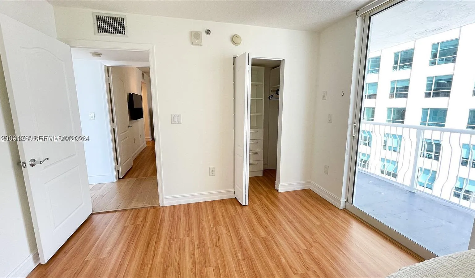 The Club At Brickell Bay — Photo 2