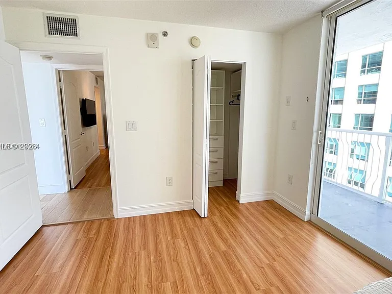 1200 Brickell Bay Dr #1702 — Photo 2
