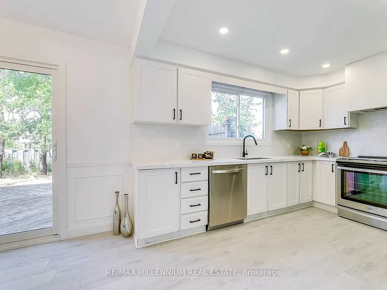 36 Bing Cres — Photo 9