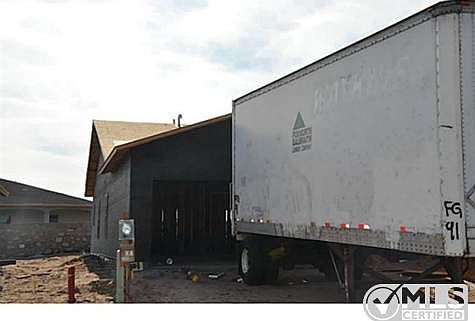 4th image of 5901 Megan