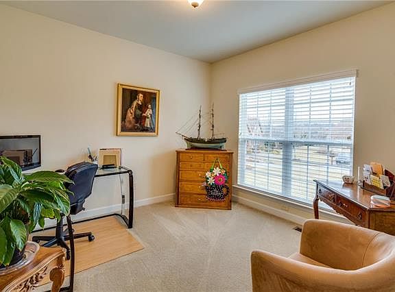 5th image of 9905 Grandview Hill Ct