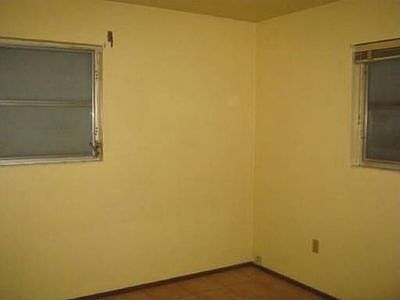 2nd image of 1050 Azalea Ln
