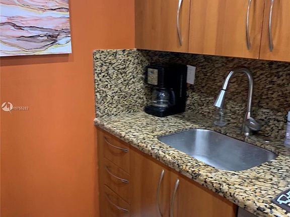 4th image of 1035 West Ave APT 905
