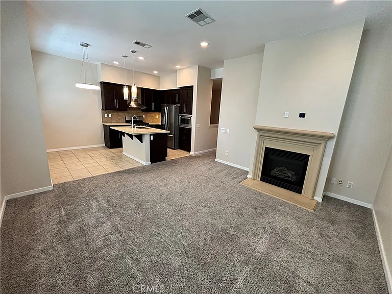 501 W Maple Ave — Photo 34