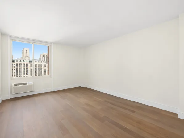 555 Main Street image 5 of 14