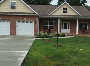 1820 Sherry Ln, Carterville, IL 62918