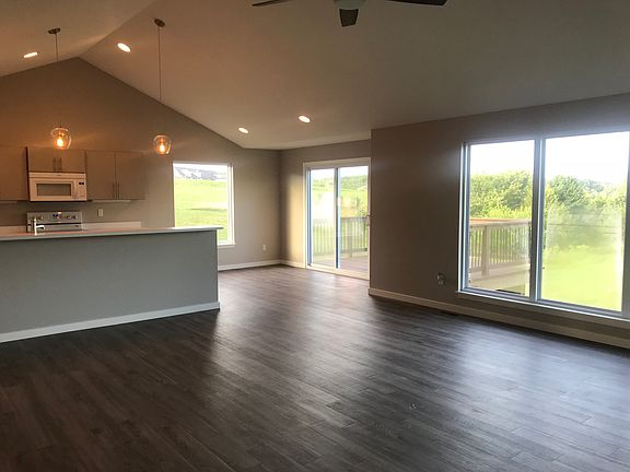 3rd image of 222 Paradigm Dr