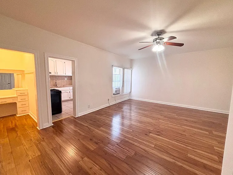 1056 S Normandie Ave — Photo 19
