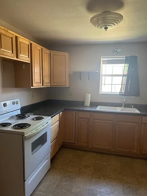 1 bed, 600 sqft, $810 — Photo 2