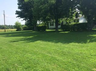 18662 N Hails Ln, Mount Vernon, IL 62864