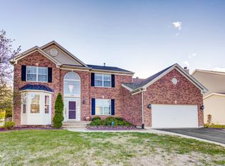 177 Gregory M Sears Dr, Gilberts, IL 60136