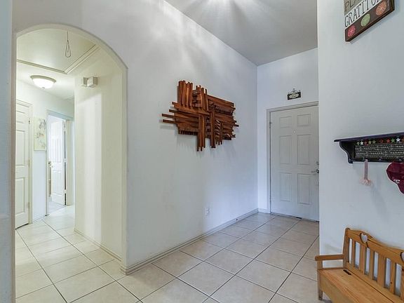 3rd image of 607 W Creek Dr