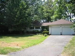 4422 Silverdale Rd, North Olmsted, OH