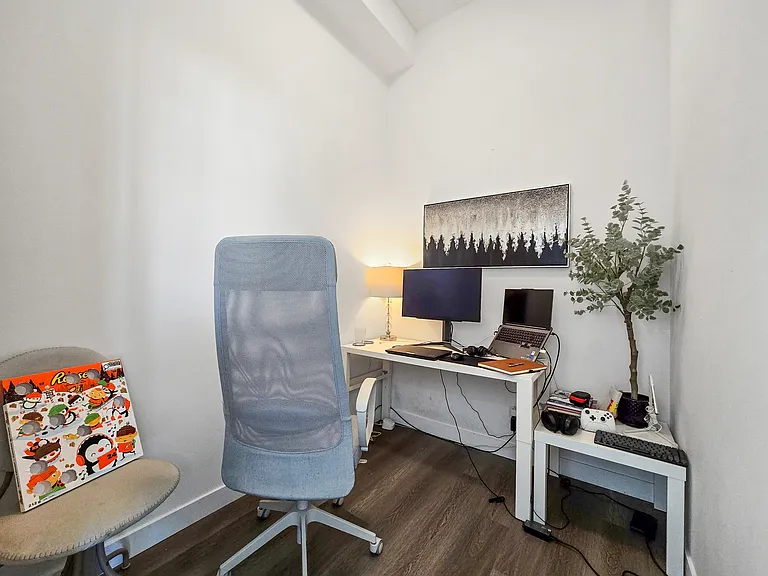 327 9a St NW #910 — Photo 12