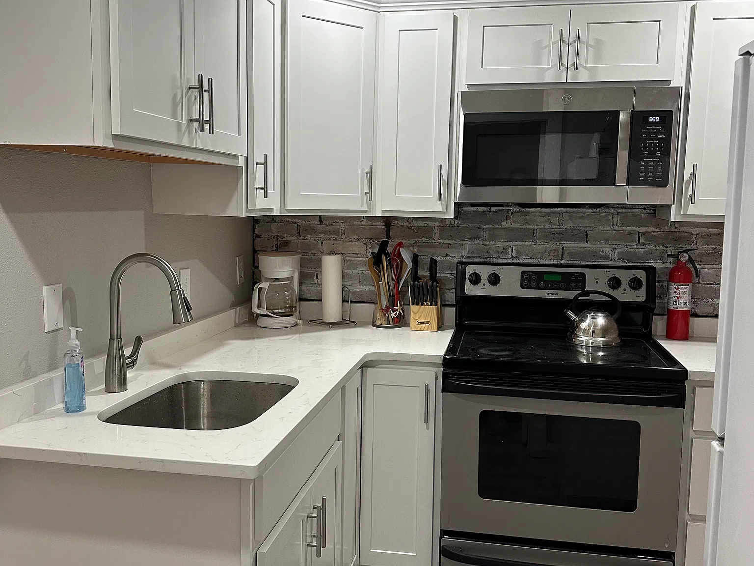 4 bed, 1400 sqft, $1,600 — Photo 3