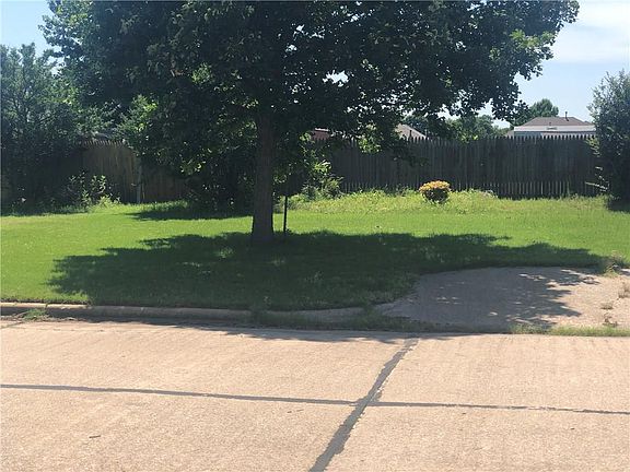 2nd image of 4021 Lamar Dr