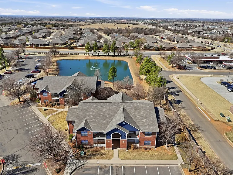 Edmond at Twenty500 Apartments — Photo 32