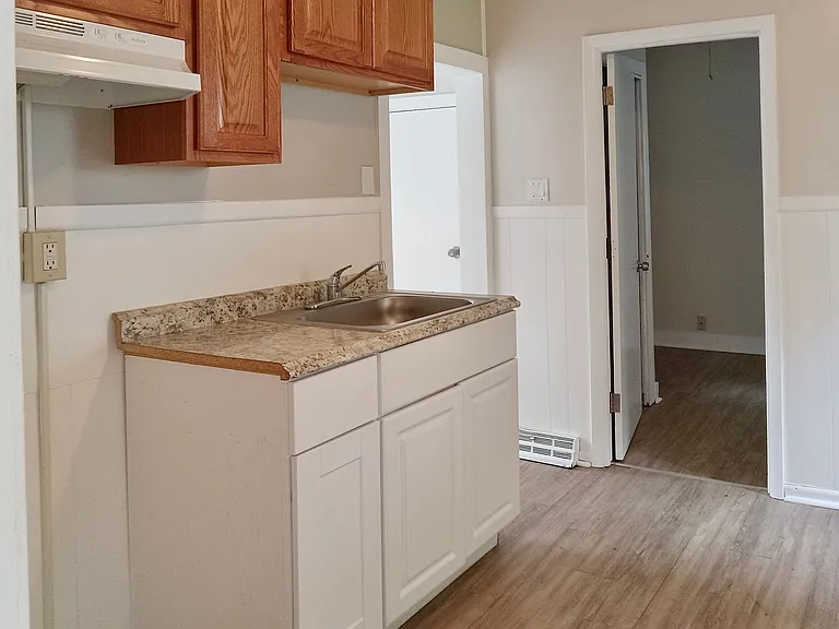445 Coral Ave — Photo 5