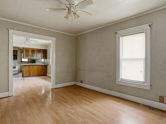 3rd image of 1719 N Charles St