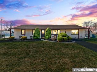 56 Evergreen Ter, Monroe Township, NJ 08831