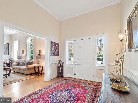 5th image of 3905 Bradley Ln