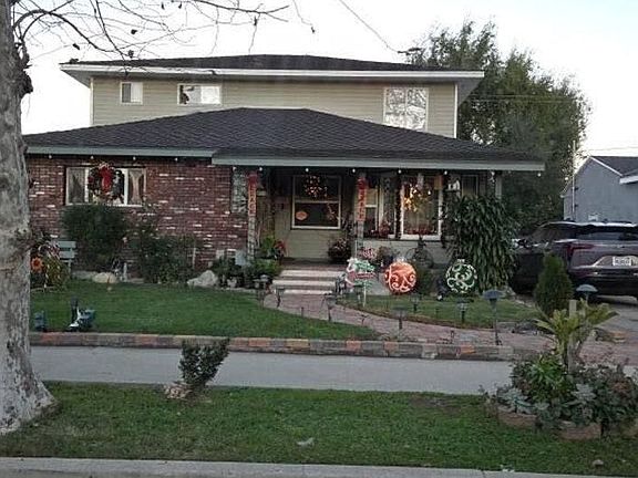 2nd image of 718 N Parish Pl
