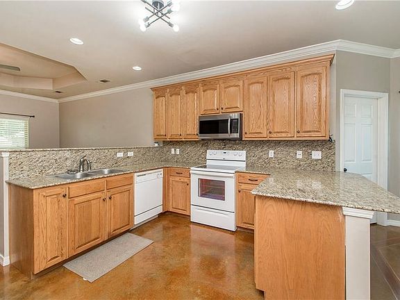 5th image of 46183 Lavelle Dr
