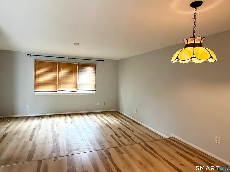 142 E Gate Ln #142 — Photo 5