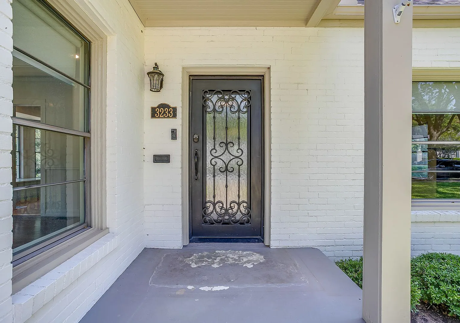 3233 Greene Ave-2028 — Photo 4