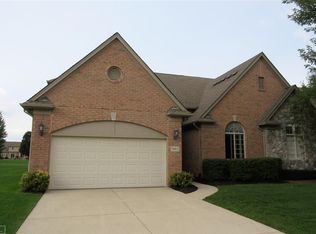 51867 Shoreview Dr, Shelby Township, MI 48316