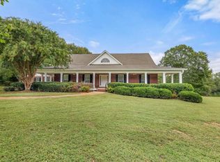 22 Meadow Ln, Jefferson, GA 30549