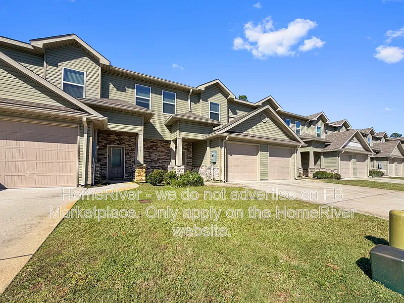 3 bed, 2.0 bath, 1404 sqft, $2,095 — Photo 3