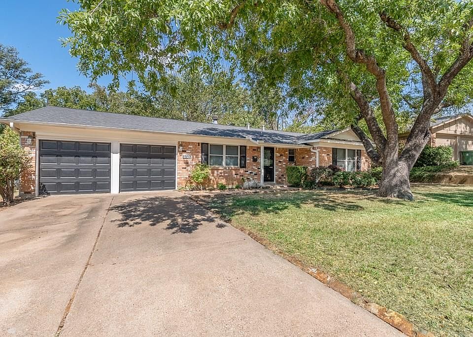 1st image of 1809 Larkspur Dr