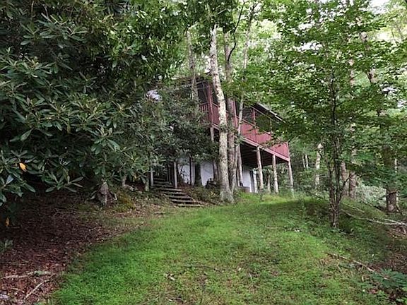 3rd image of 144 Blue Bird Ln