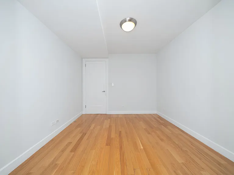 400 E 57th St #17L — Photo 10