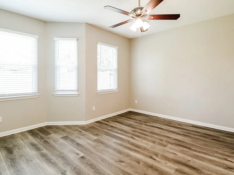 403 Cedar Lake Dr — Photo 10
