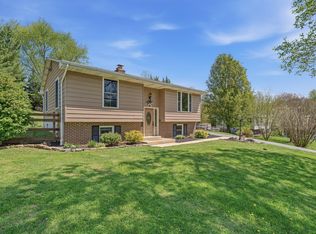 1618 Valley Dr, Westminster, MD 21157