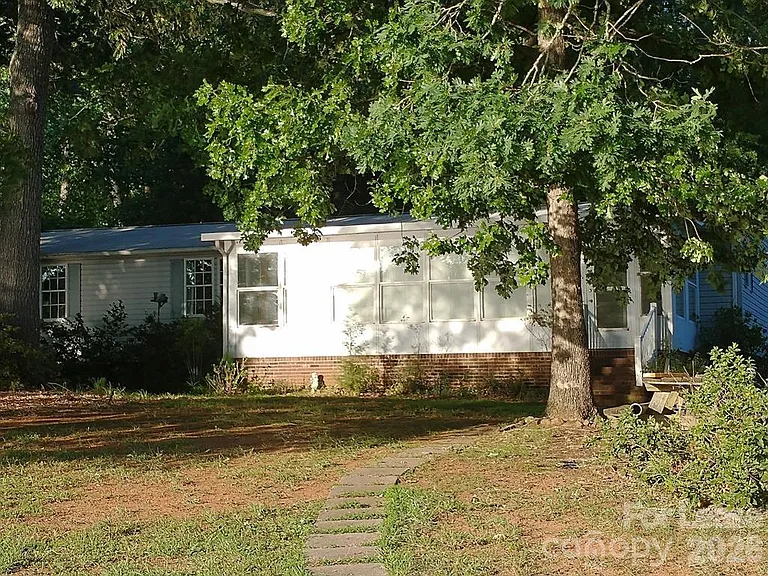 447 Kemp Rd — Photo 7