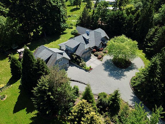 Beautiful, private grounds