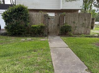 6095 Fairmeadow St, Beaumont, TX 77707