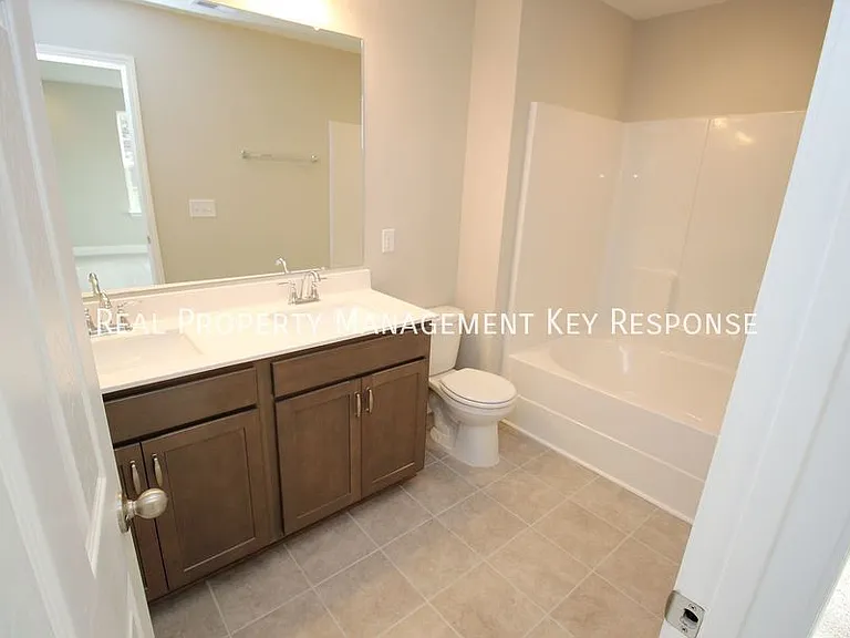 153 Grandstand Blvd — Photo 13