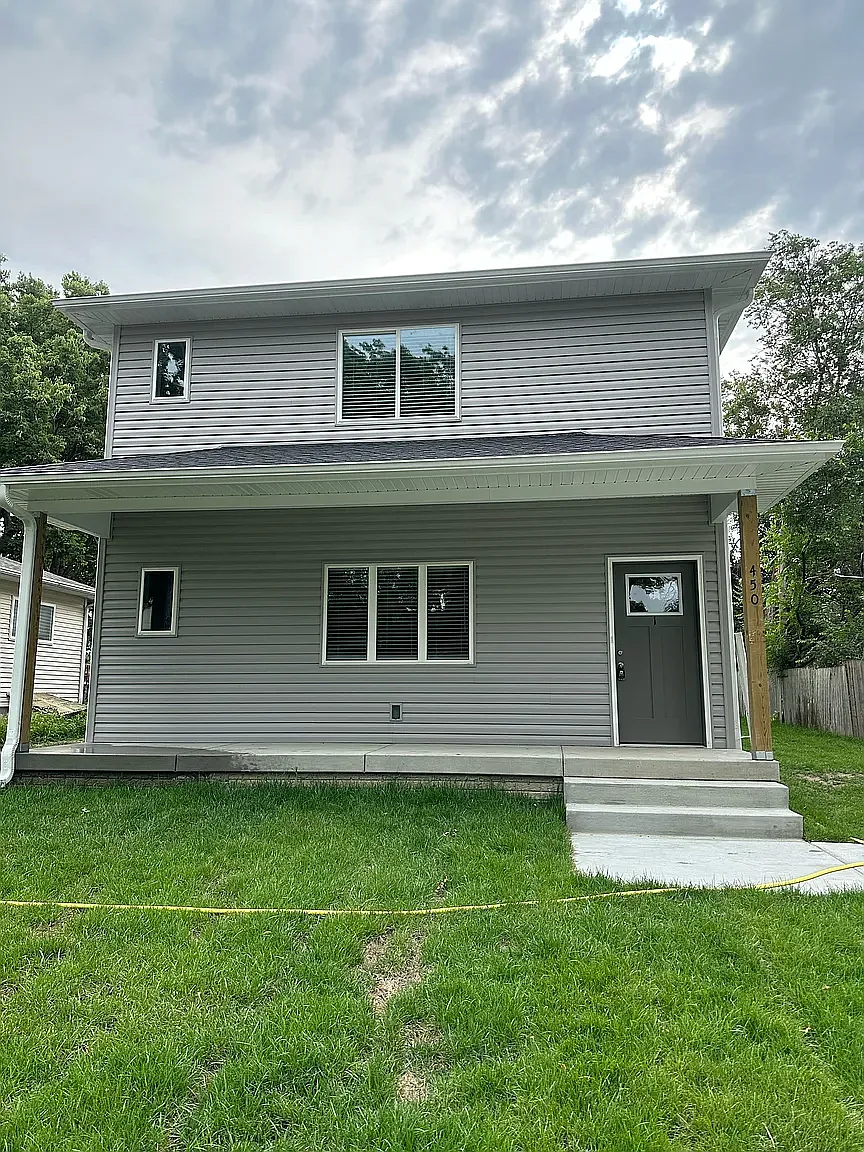 4 bed, 2000 sqft, $2,250 — Photo 2